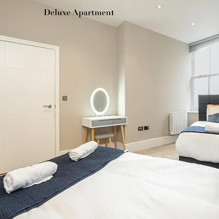Superb Apartments Opposite Edgware Road Station London Exterior foto