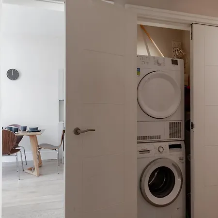Superb Apartments Opposite Edgware Road Station London Zimmer foto