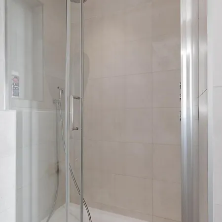 Superb Apartments Opposite Edgware Road Station London Zimmer foto